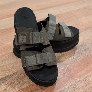 UGG Clem Olive Platform Sandals Size 9